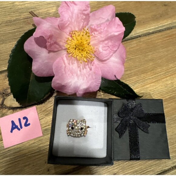 Adorable Hello Kitty Cat Kitten Silvertone Costume Adjustable Ring NEW w Box A12 - Picture 3 of 7
